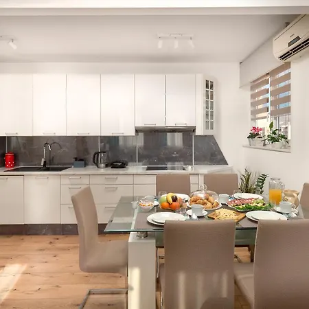 Adriatic Skyline Apartmán *